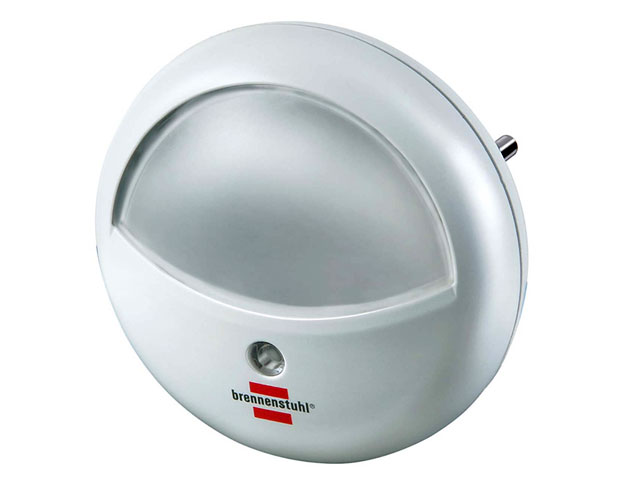 LED night light with twilight switch