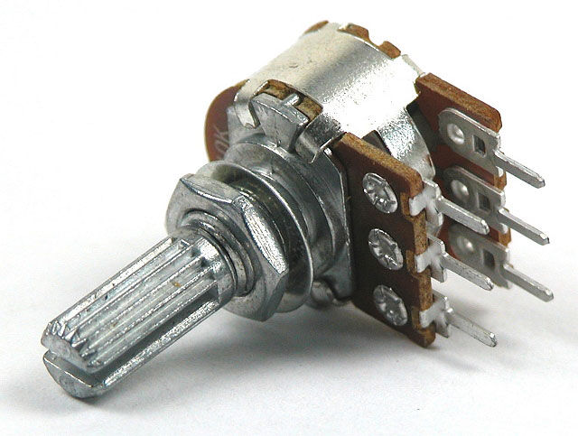 Japanse potmeter 100K stereo-lineair met gekartelde as